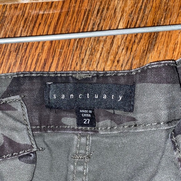 Sanctuary camo shorts - Picture 2 of 5